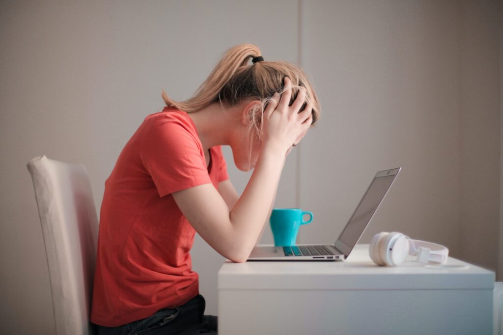 desk slouch